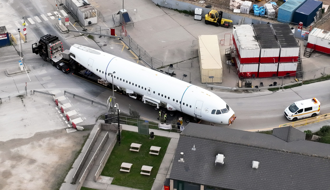 ASI Newwark take deliver of Airbus A318. The temporary works services relating to the plane installation did not come without its challenges as we had to ensure we avoided siting any temporary jacks next to the movement joints in the permanent slab. To date we have undertaken the following temporary works services